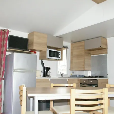 Campsite Mhvacances Propose Camping 4 Etoiles En Normandie 4*